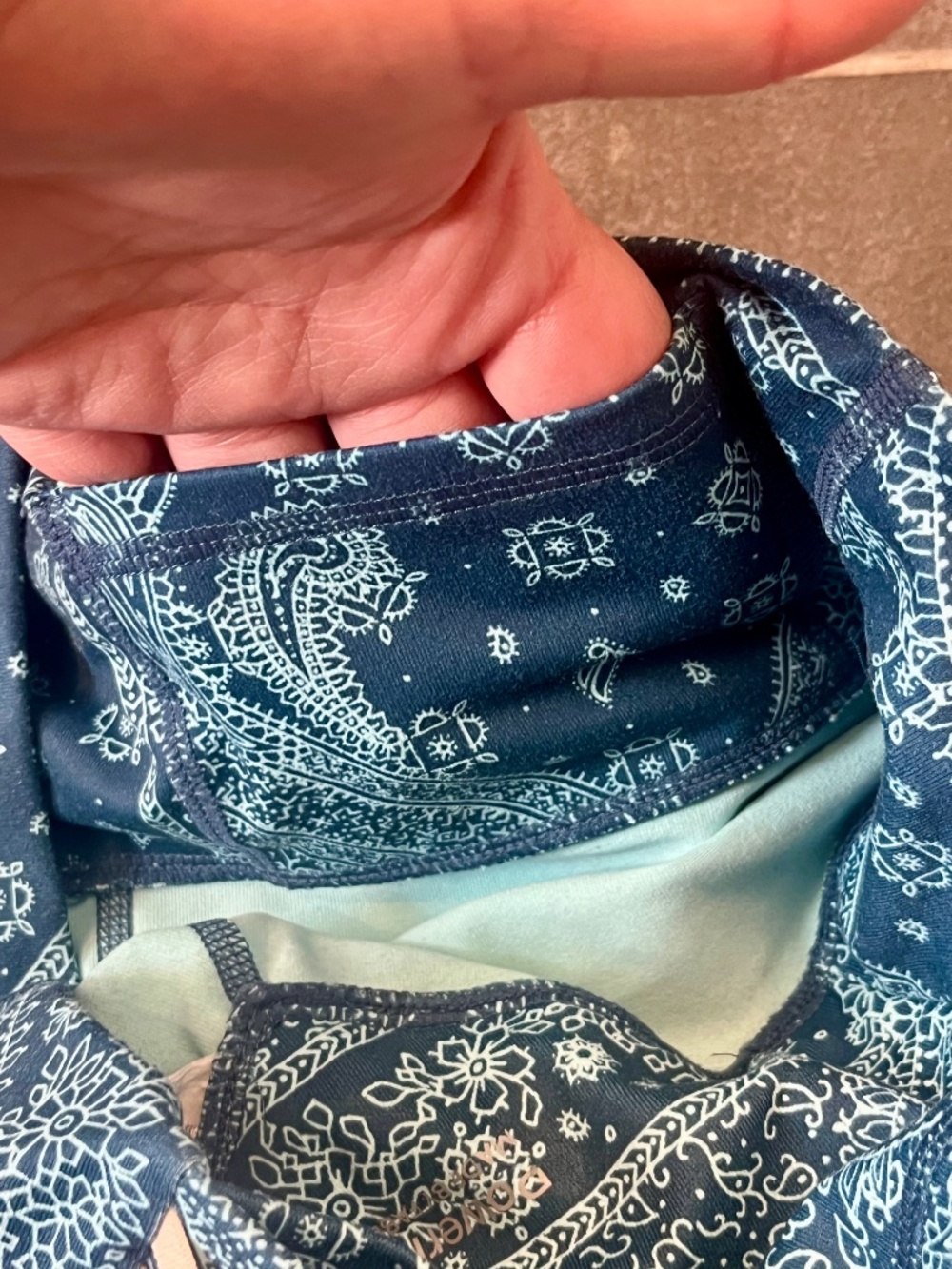 Fabletics Boost PowerHold High-Waisted 7/8 Legging Blue Bandana Paisley Small - Picture 14 of 14